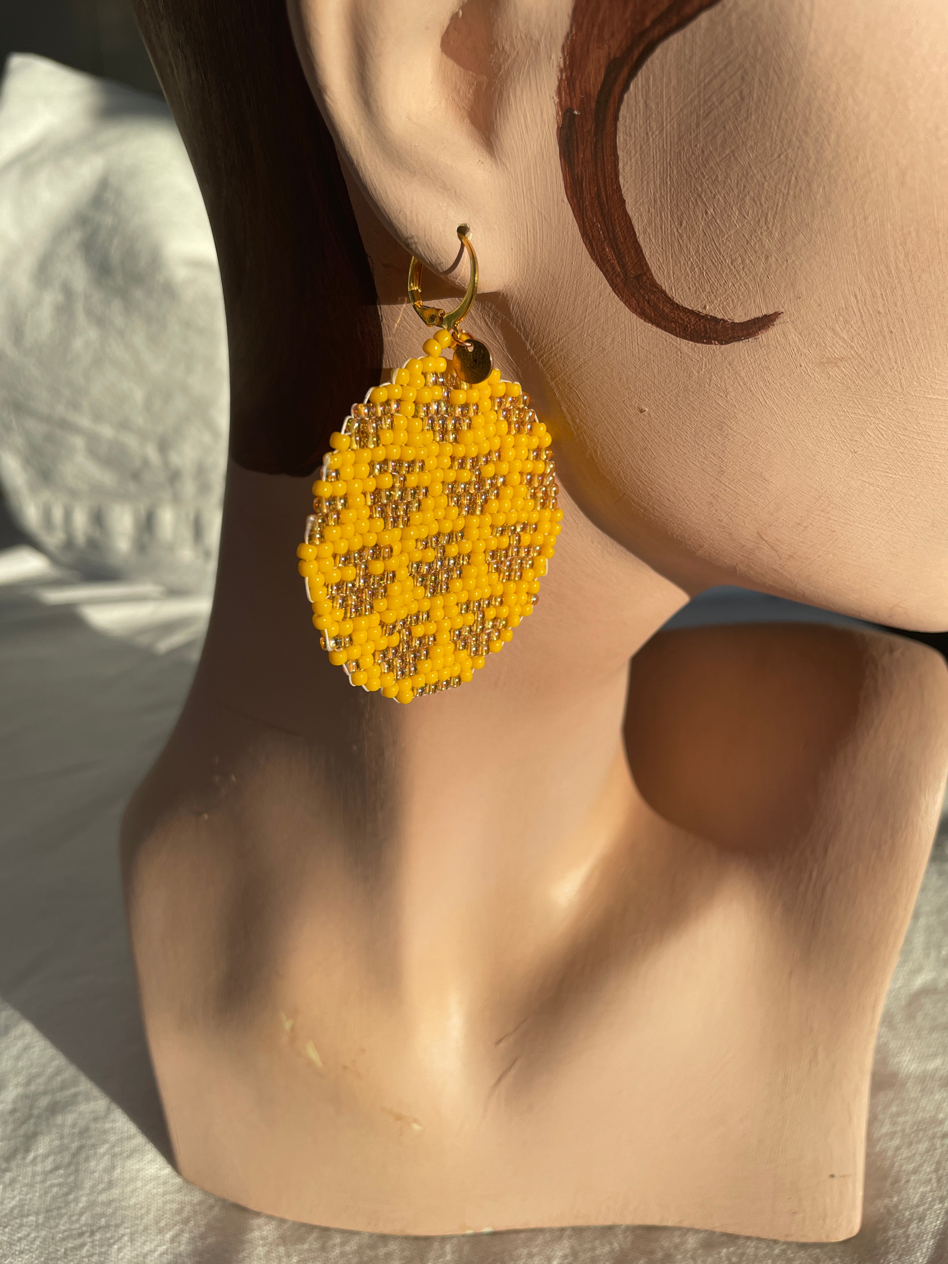Ulo, the female planet - yellow and gold