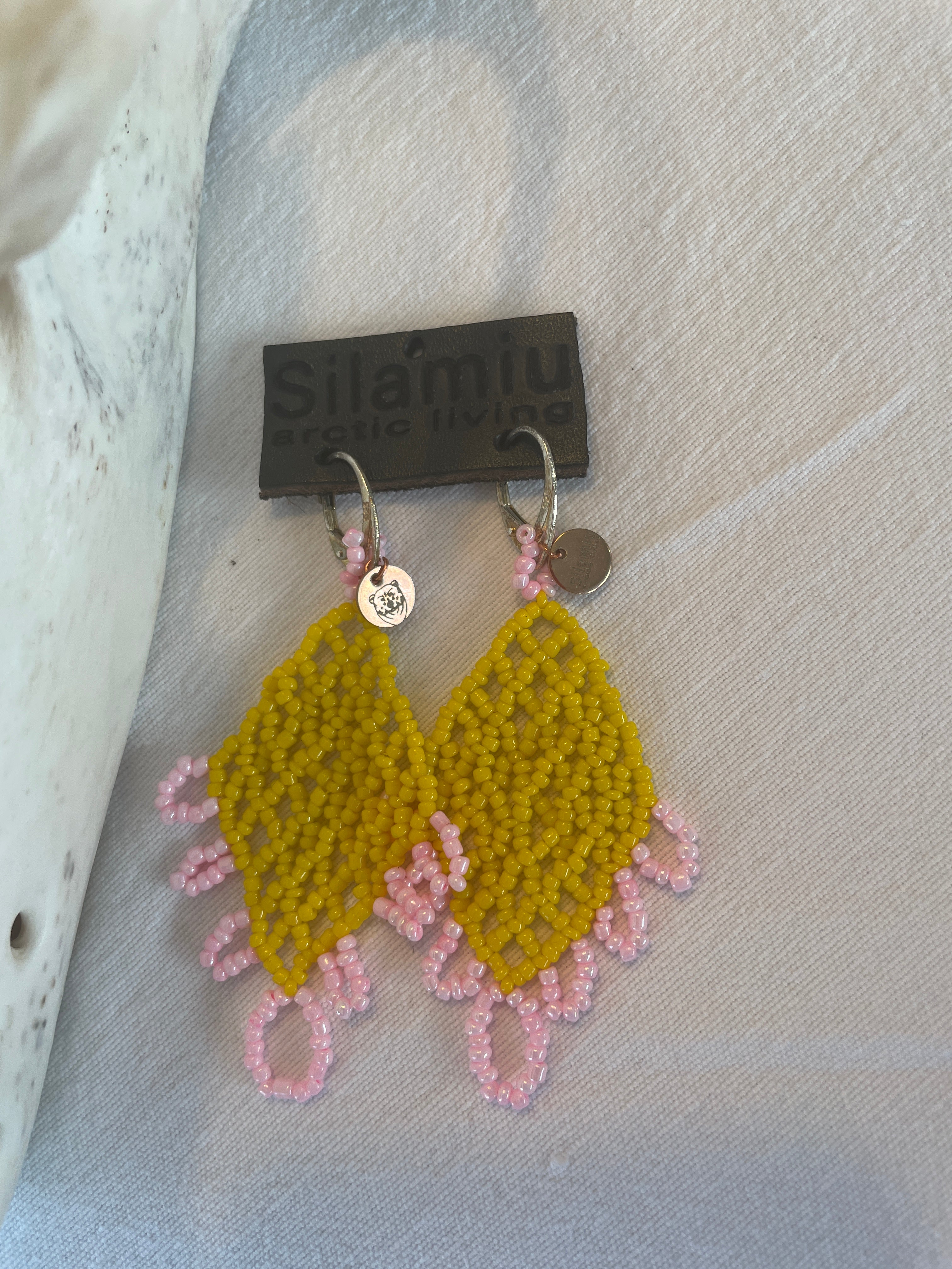 Nuilarmiut, small yellow