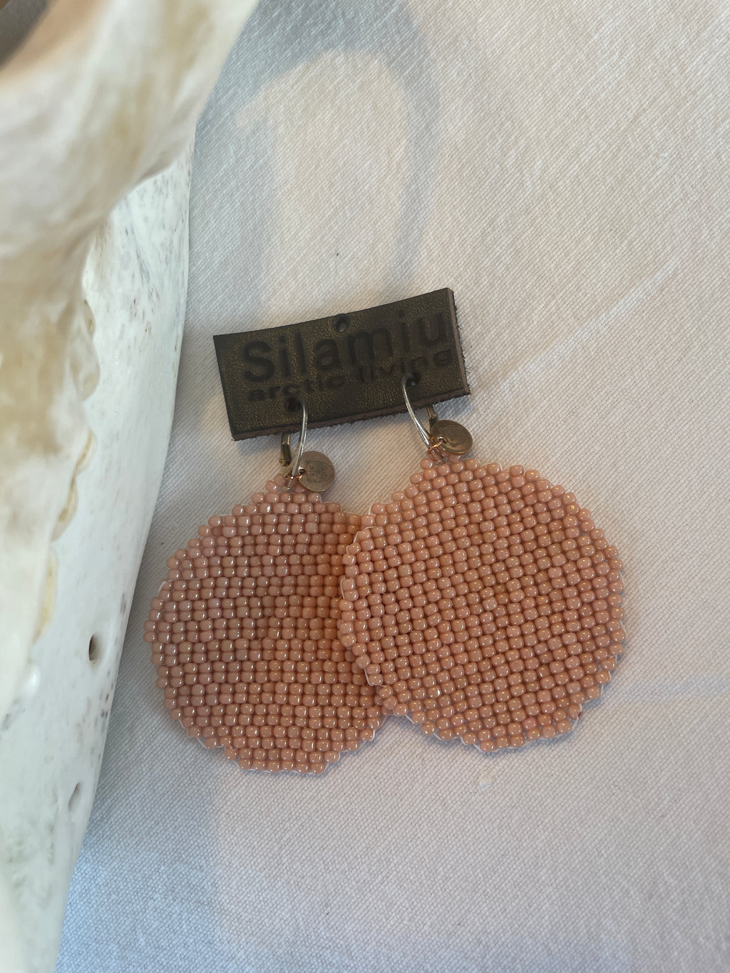 396 (beads), beige