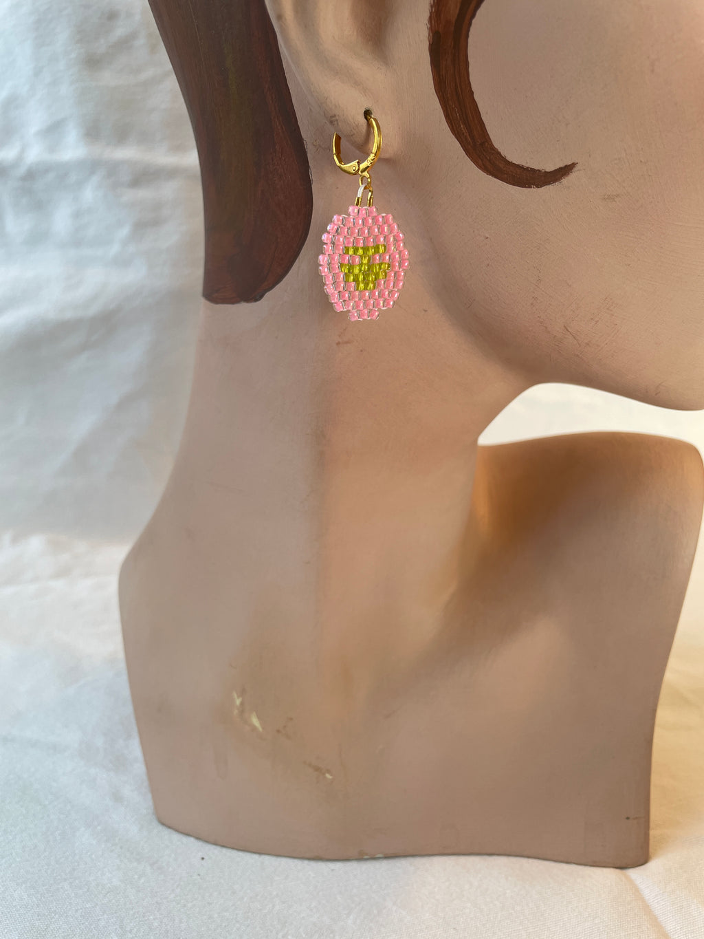 Ulo, pink and limegreen