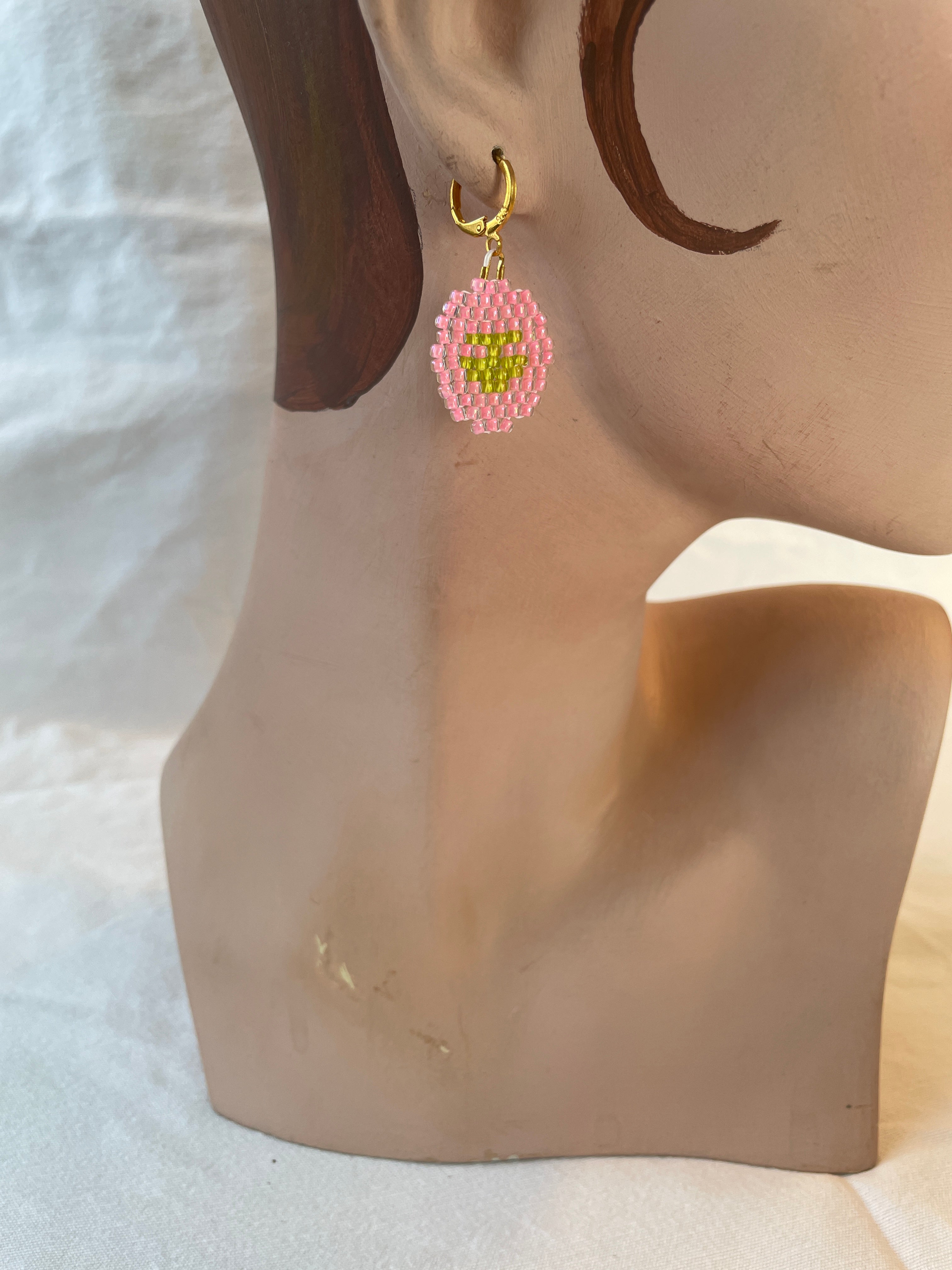 Ulo, pink and limegreen