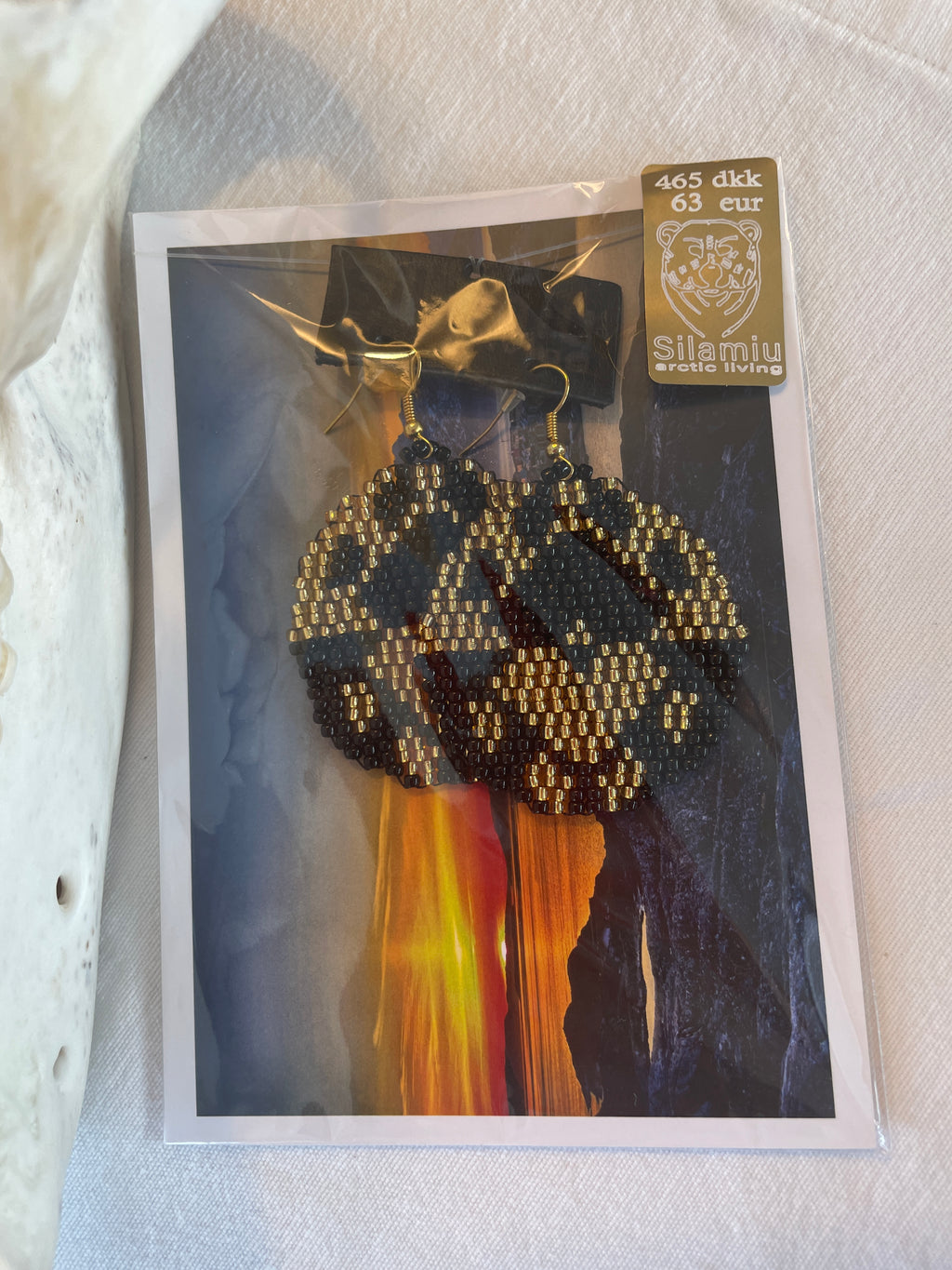 Sleeddog paws, black and gold