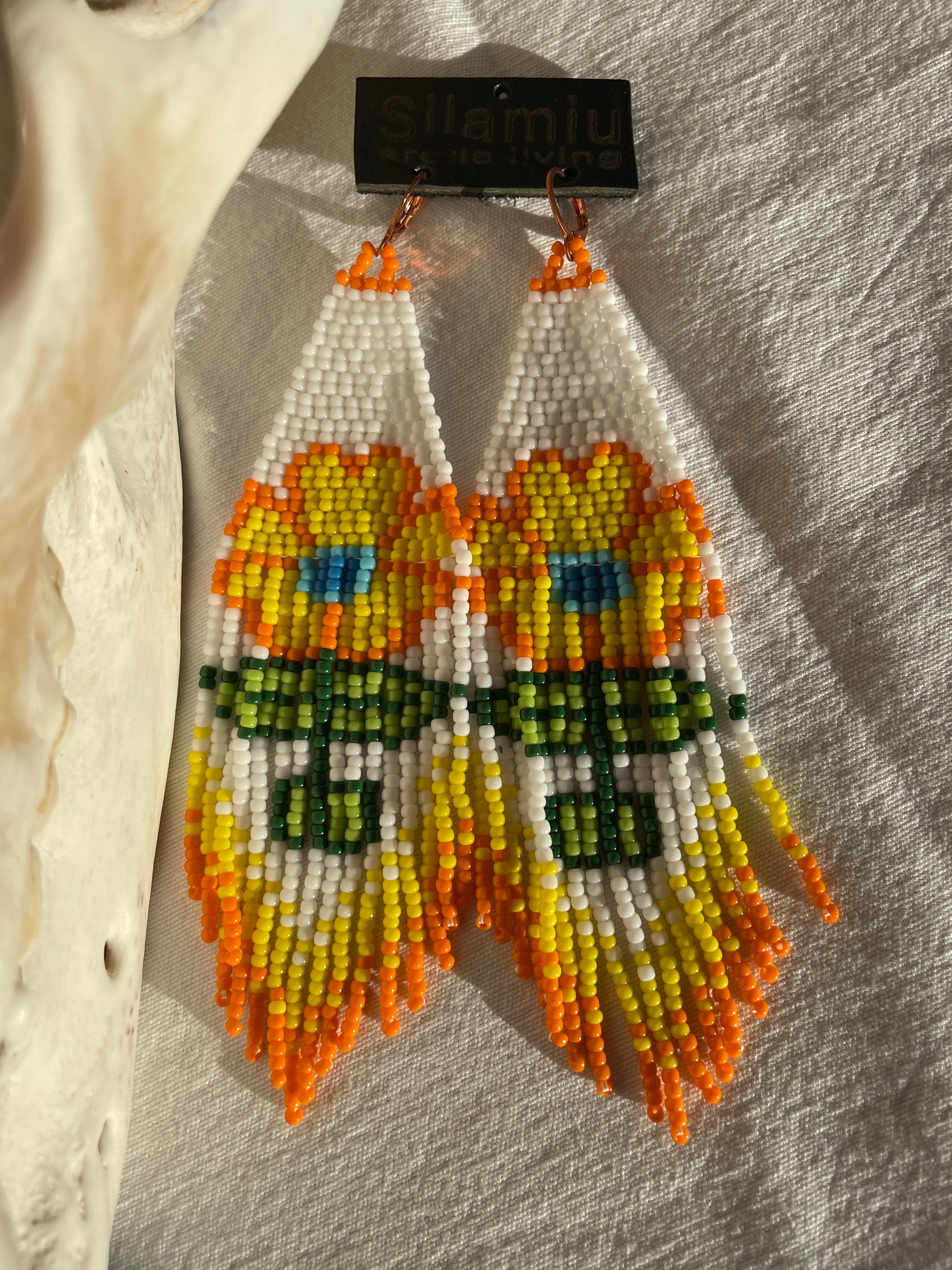 Arctis tundra flower, yellow and white