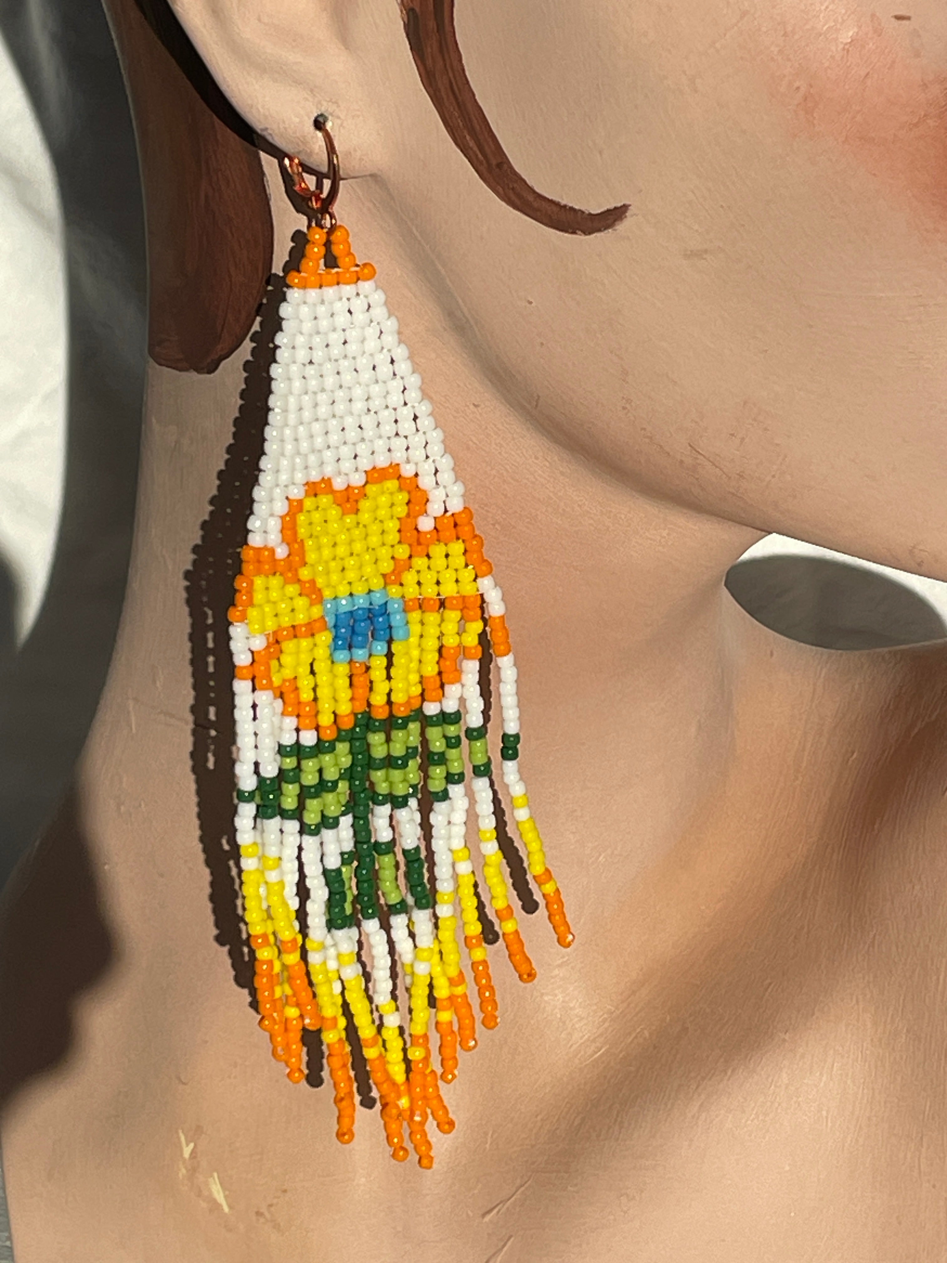 Arctis tundra flower, yellow and white